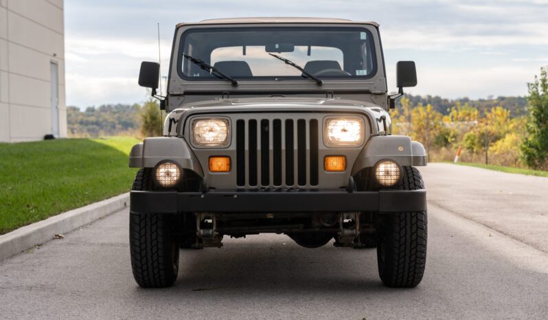
								1991 Jeep Wrangler Sahara 4.0L 5-Speed full									