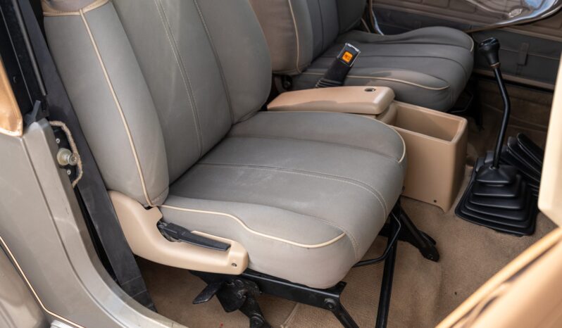 
								1991 Jeep Wrangler Sahara 4.0L 5-Speed full									