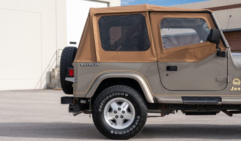 
								1991 Jeep Wrangler Sahara 4.0L 5-Speed full									