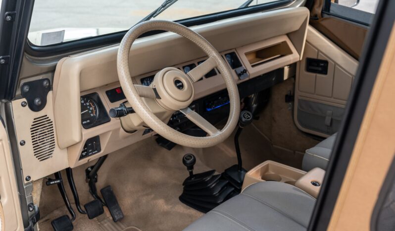 
								1991 Jeep Wrangler Sahara 4.0L 5-Speed full									