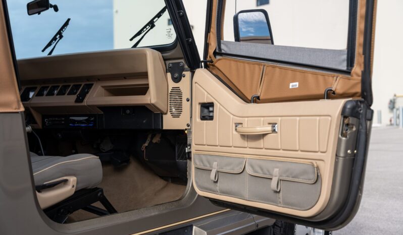 
								1991 Jeep Wrangler Sahara 4.0L 5-Speed full									