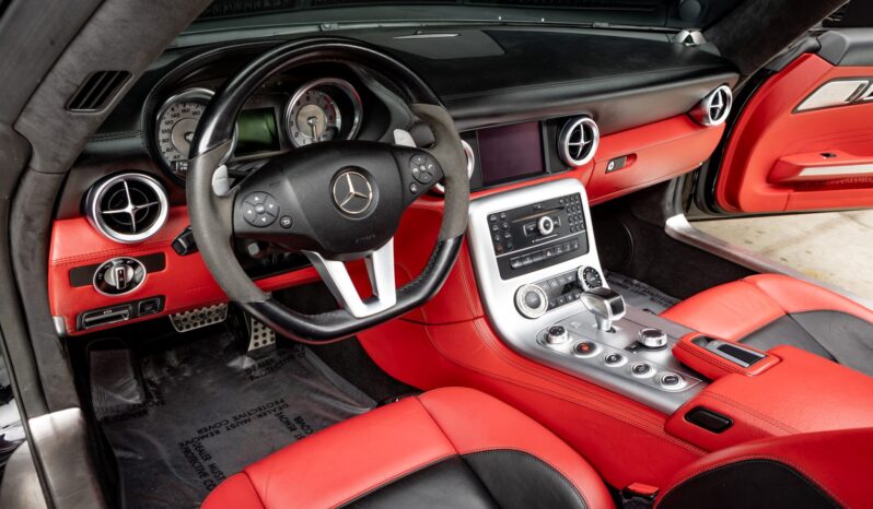 
								2012 Mercedes-Benz SLS AMG Roadster full									