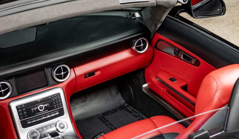 
								2012 Mercedes-Benz SLS AMG Roadster full									