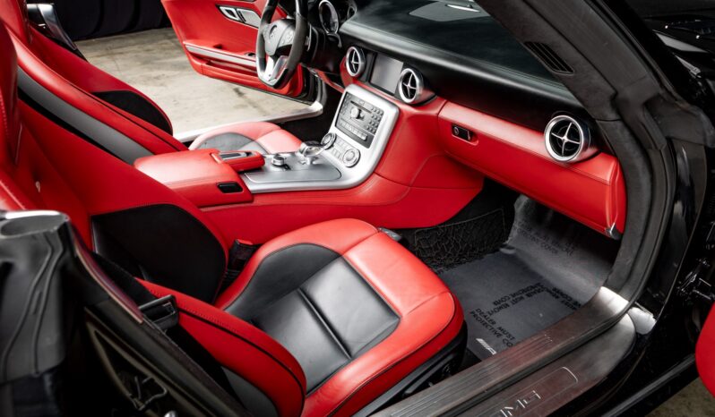 
								2012 Mercedes-Benz SLS AMG Roadster full									