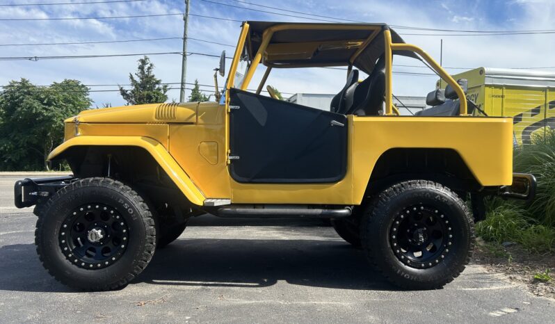 
								1967 Toyota Land Cruiser FJ40 full									
