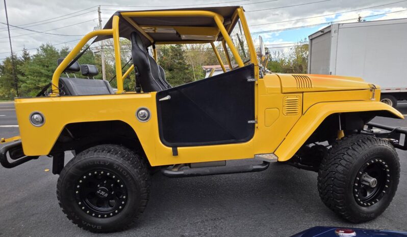 
								1967 Toyota Land Cruiser FJ40 full									