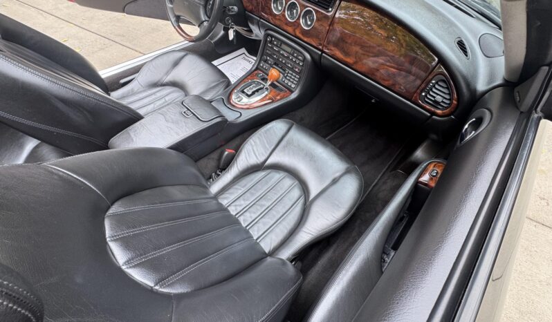 
								2005 Jaguar XK8 Convertible full									