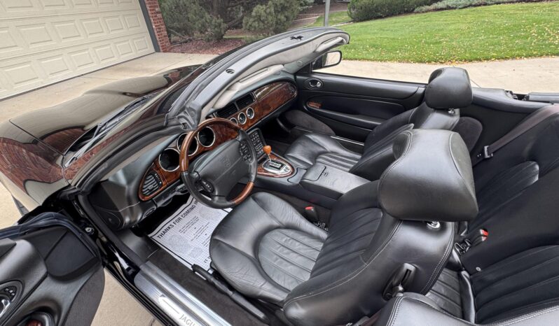 
								2005 Jaguar XK8 Convertible full									