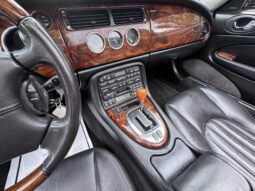 
										2005 Jaguar XK8 Convertible full									