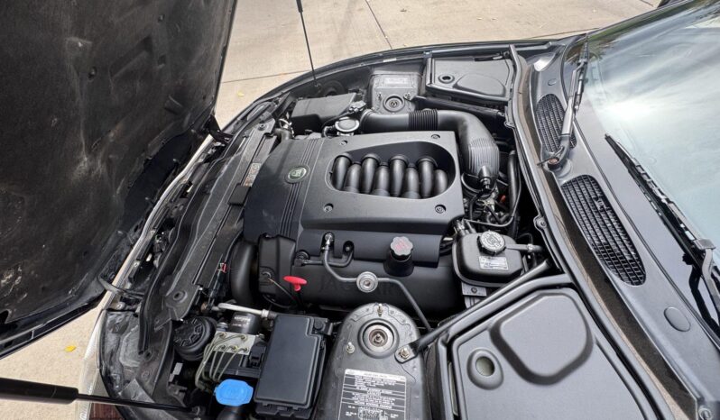 
								2005 Jaguar XK8 Convertible full									