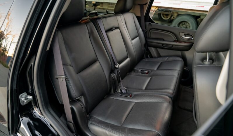 
								2012 Cadillac Escalade Premium full									