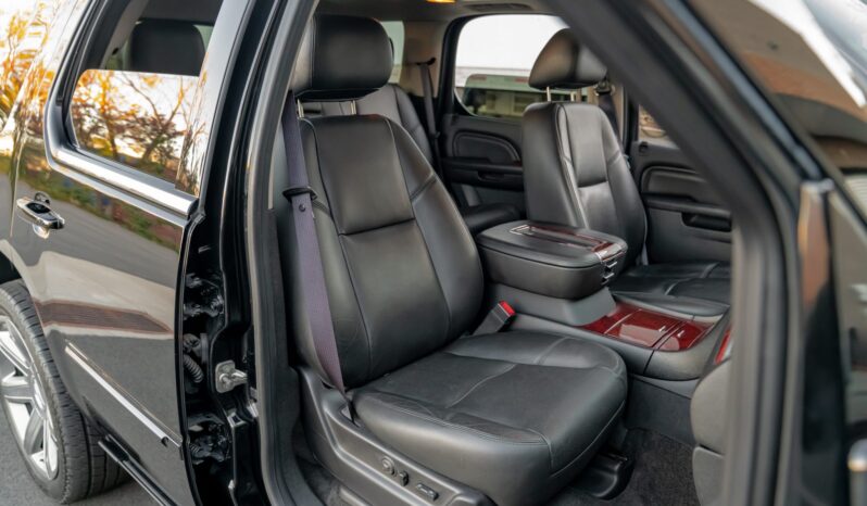 
								2012 Cadillac Escalade Premium full									