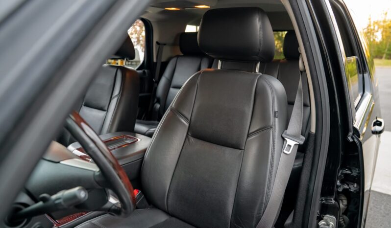 
								2012 Cadillac Escalade Premium full									