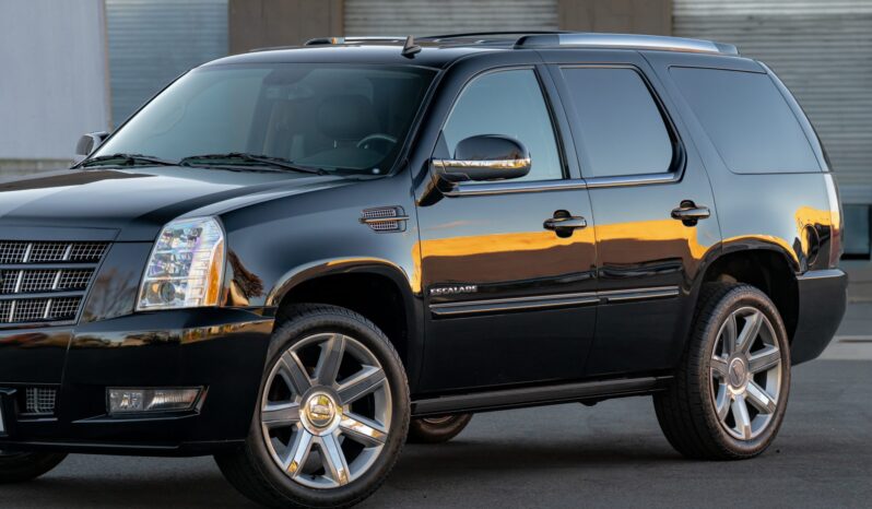 
								2012 Cadillac Escalade Premium full									