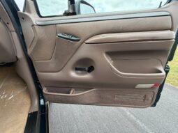 
										1995 Ford Bronco XLT full									