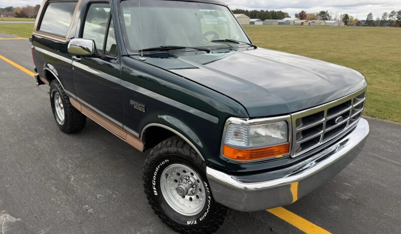 
								1995 Ford Bronco XLT full									