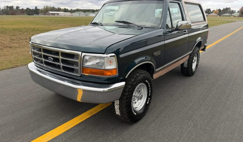 
								1995 Ford Bronco XLT full									