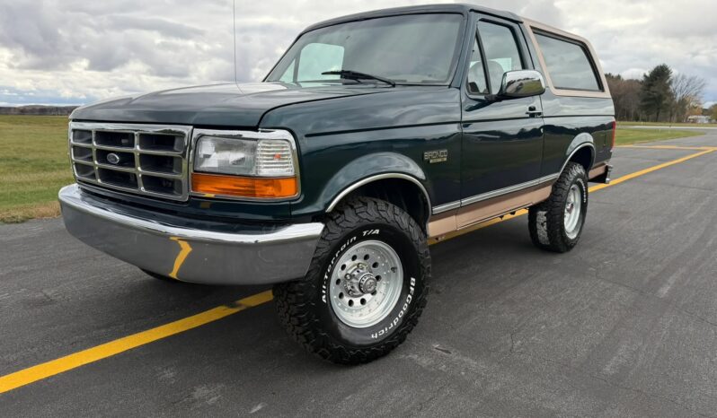
								1995 Ford Bronco XLT full									