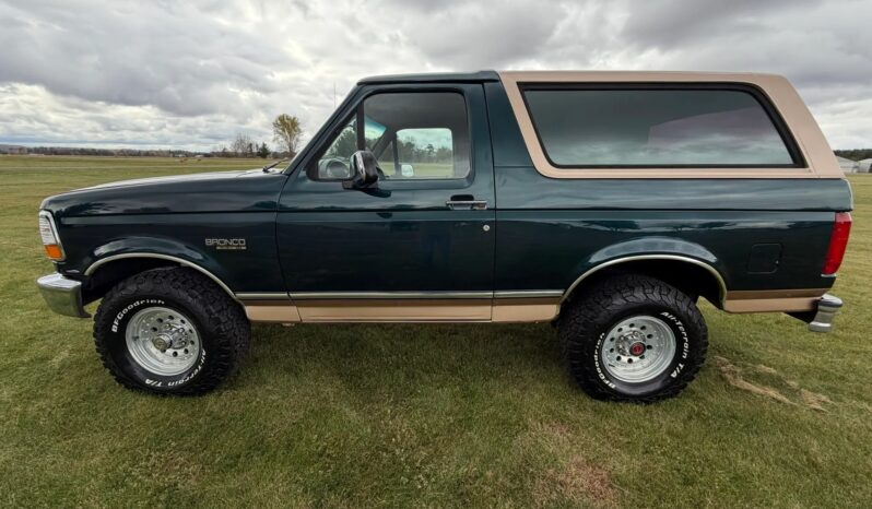 
								1995 Ford Bronco XLT full									