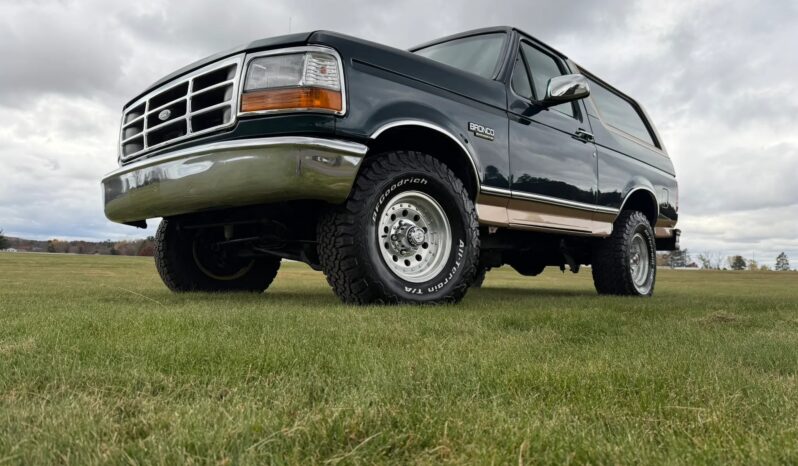 
								1995 Ford Bronco XLT full									