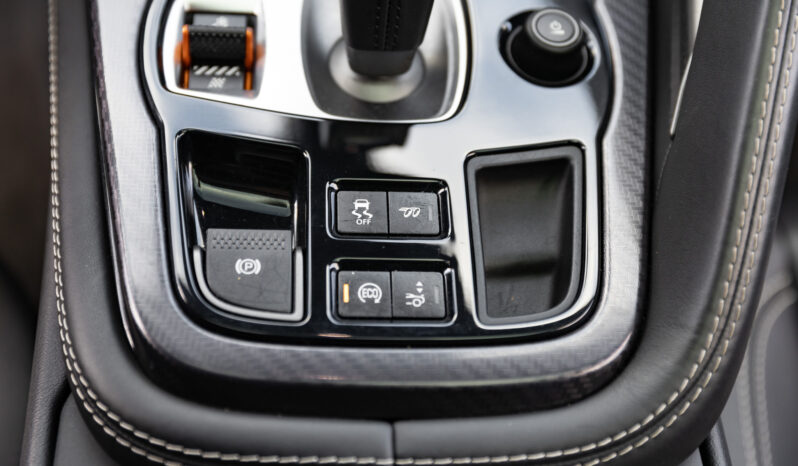 
								2015 Jaguar F-Type R Coupe full									