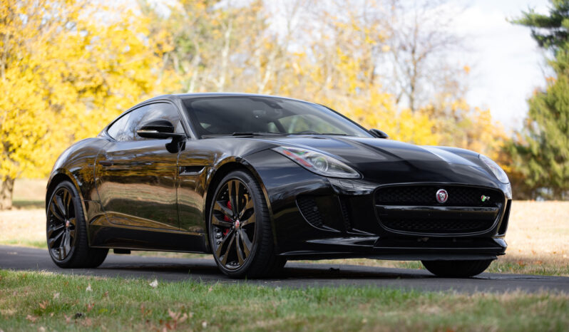 
								2015 Jaguar F-Type R Coupe full									