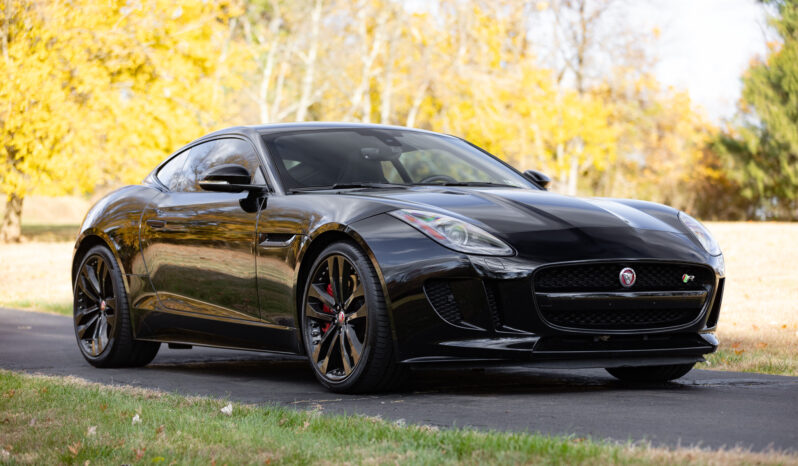
								2015 Jaguar F-Type R Coupe full									