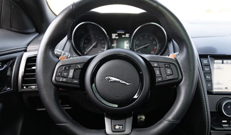 
								2015 Jaguar F-Type R Coupe full									