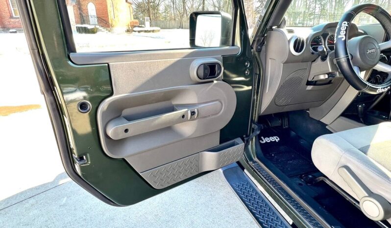 
								2009 Jeep Wrangler Sahara 3.8L full									