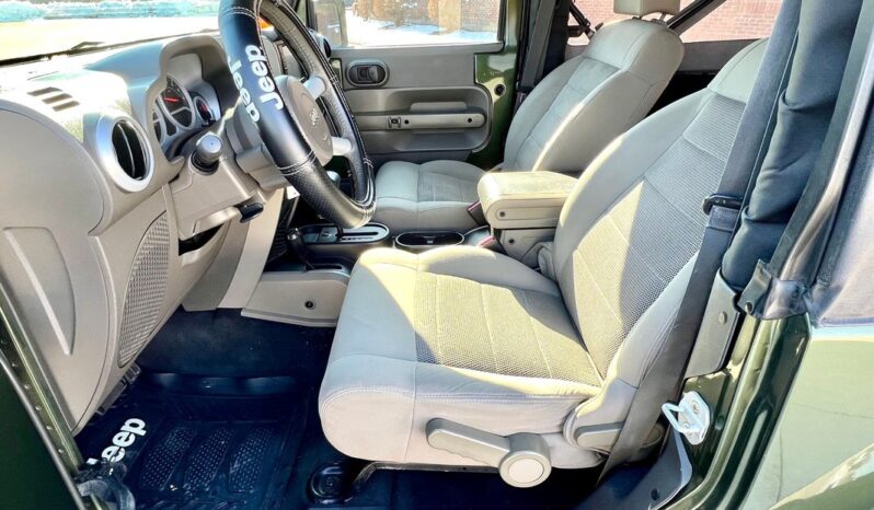 
								2009 Jeep Wrangler Sahara 3.8L full									