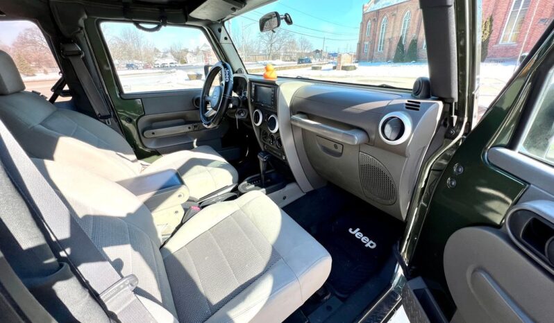 
								2009 Jeep Wrangler Sahara 3.8L full									