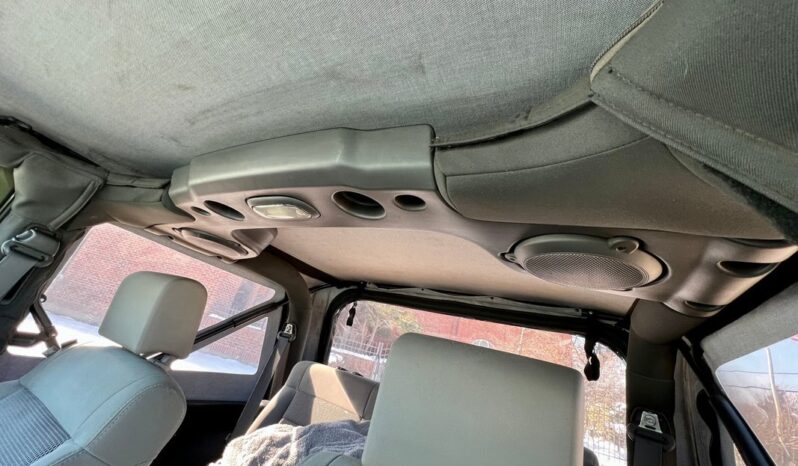 
								2009 Jeep Wrangler Sahara 3.8L full									