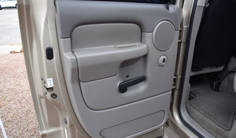 
								2004 Dodge Ram 2500 SLT Quad Cab 4×4 Cummins full									