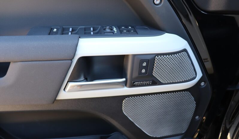 								2023 Land Rover Defender 130 Trophy Edition full									