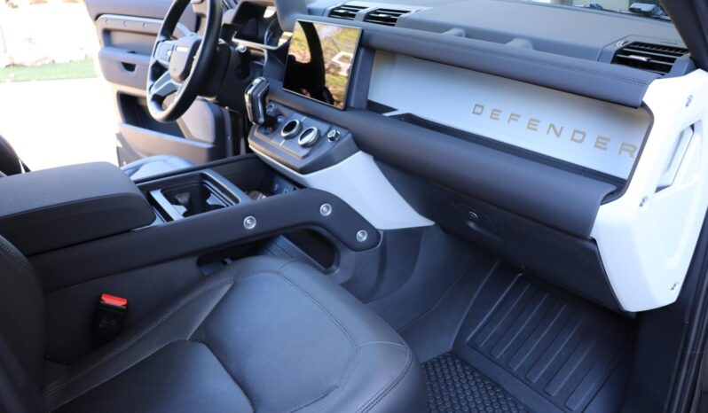 								2023 Land Rover Defender 130 Trophy Edition full									