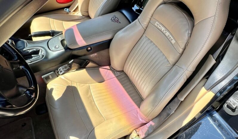 								2001 Chevrolet Corvette Convertible 5.7L full									