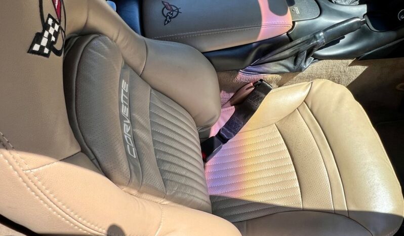 								2001 Chevrolet Corvette Convertible 5.7L full									