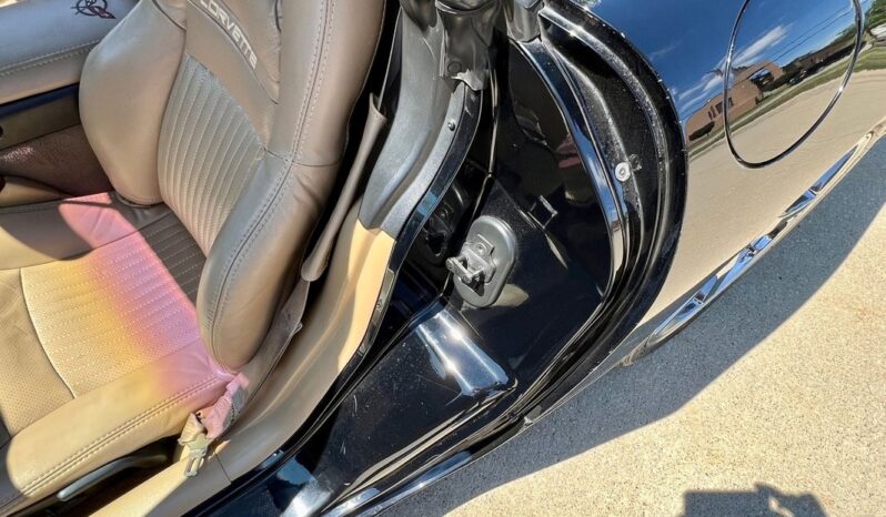 								2001 Chevrolet Corvette Convertible 5.7L full									