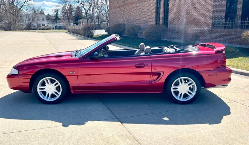 								1996 Ford Mustang Convertible 4.6 full									