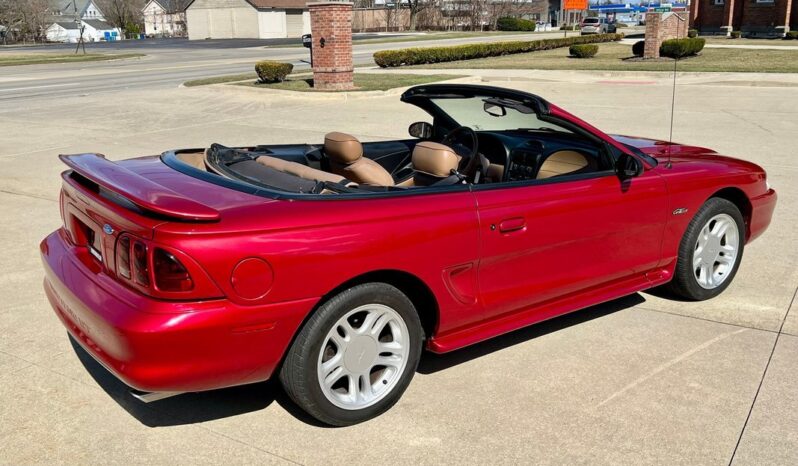 								1996 Ford Mustang Convertible 4.6 full									