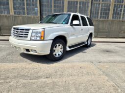 
										2004 Cadillac Escalade 6.0 Liter V8 full									