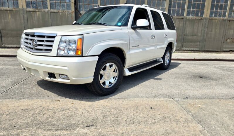 
								2004 Cadillac Escalade 6.0 Liter V8 full									