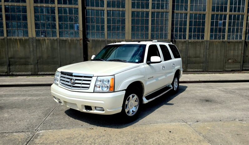 
								2004 Cadillac Escalade 6.0 Liter V8 full									