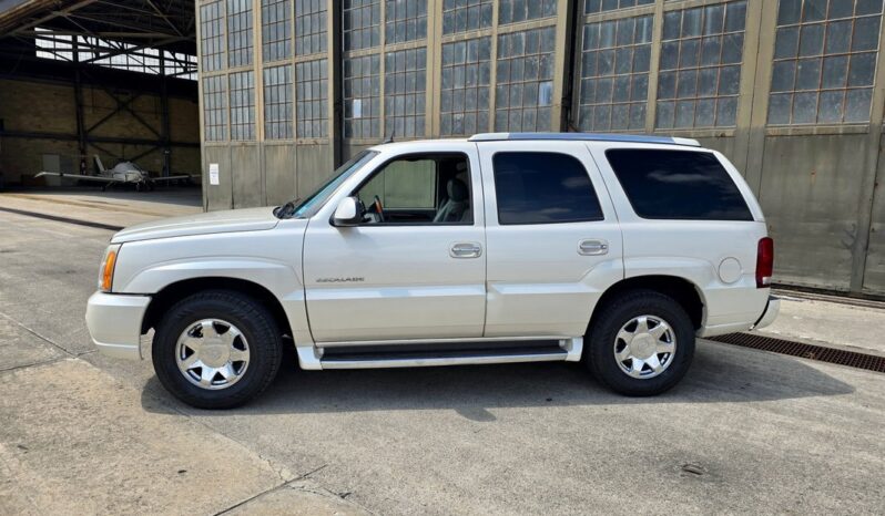
								2004 Cadillac Escalade 6.0 Liter V8 full									