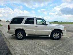 
										2004 Cadillac Escalade 6.0 Liter V8 full									