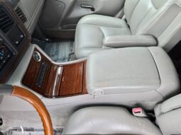 
										2004 Cadillac Escalade 6.0 Liter V8 full									