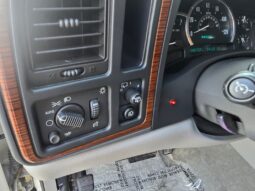 
										2004 Cadillac Escalade 6.0 Liter V8 full									