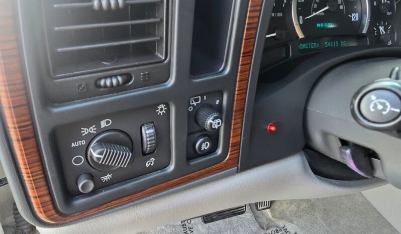 
								2004 Cadillac Escalade 6.0 Liter V8 full									