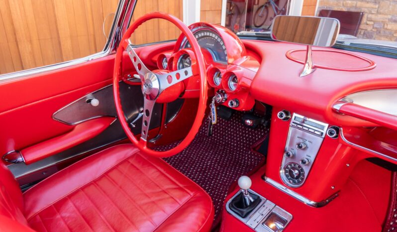 
								1959 Chevrolet Corvette 4-Speed full									