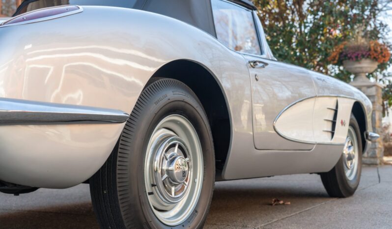 
								1959 Chevrolet Corvette 4-Speed full									